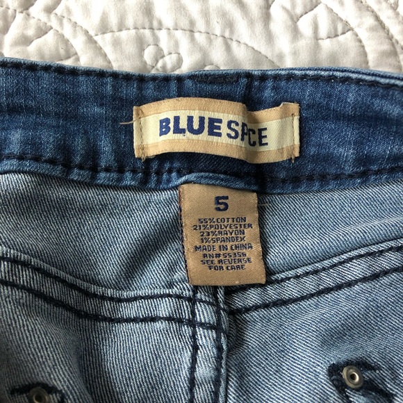 Distressed jeans - Picture 4 of 4